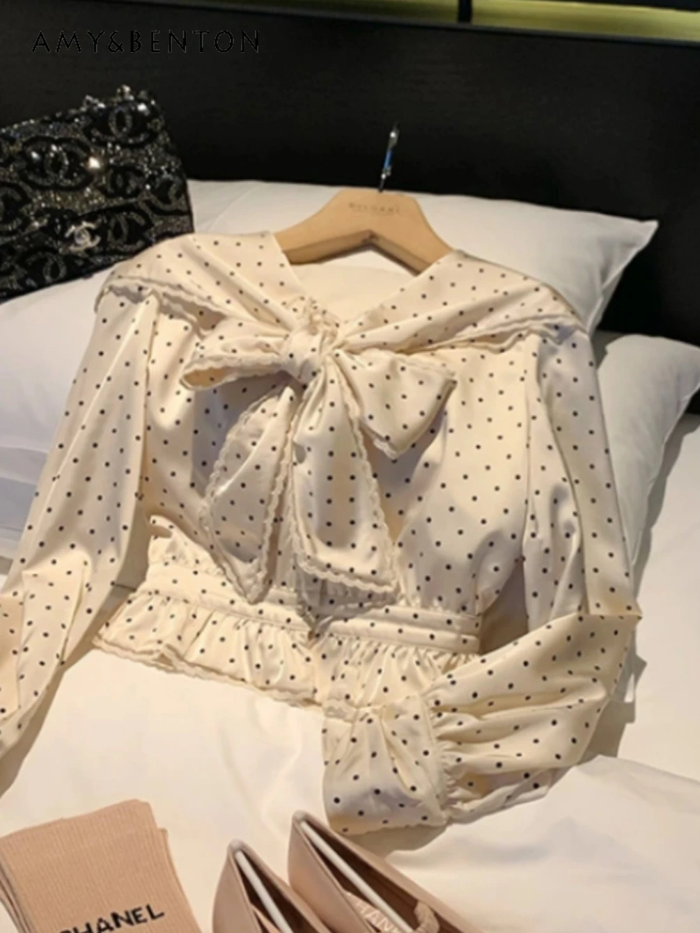 French Temperament Sweet Bow Lace-up Polka Dots Printed Blouse Women Office Lady Fashion Short Shirts Versatile Slim Blouses
French Temperament Sweet Bow Lace-up Polka Dots Printed Blouse Women Office Lady Fashion Short Shirts Versatile Slim Blouses