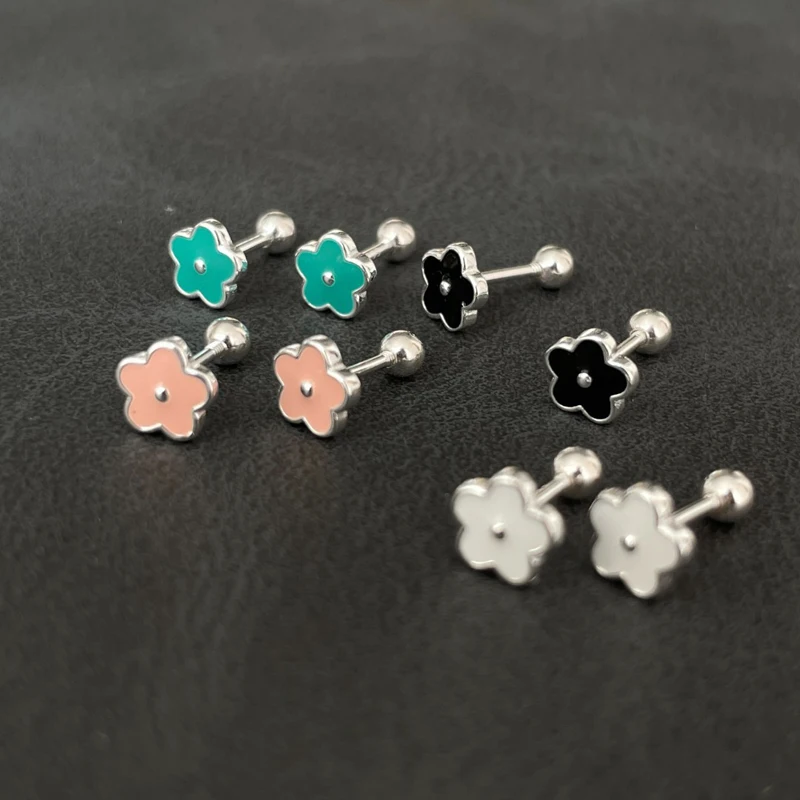 Cute Four Enamel Colors Flowers Stud Earrings Temperament Fashion Girls Sweet EWomen Jewelry Pendientes Aretes Gift
Cute Four Enamel Colors Flowers Stud Earrings Temperament Fashion Girls Sweet EWomen Jewelry Pendientes Aretes Gift