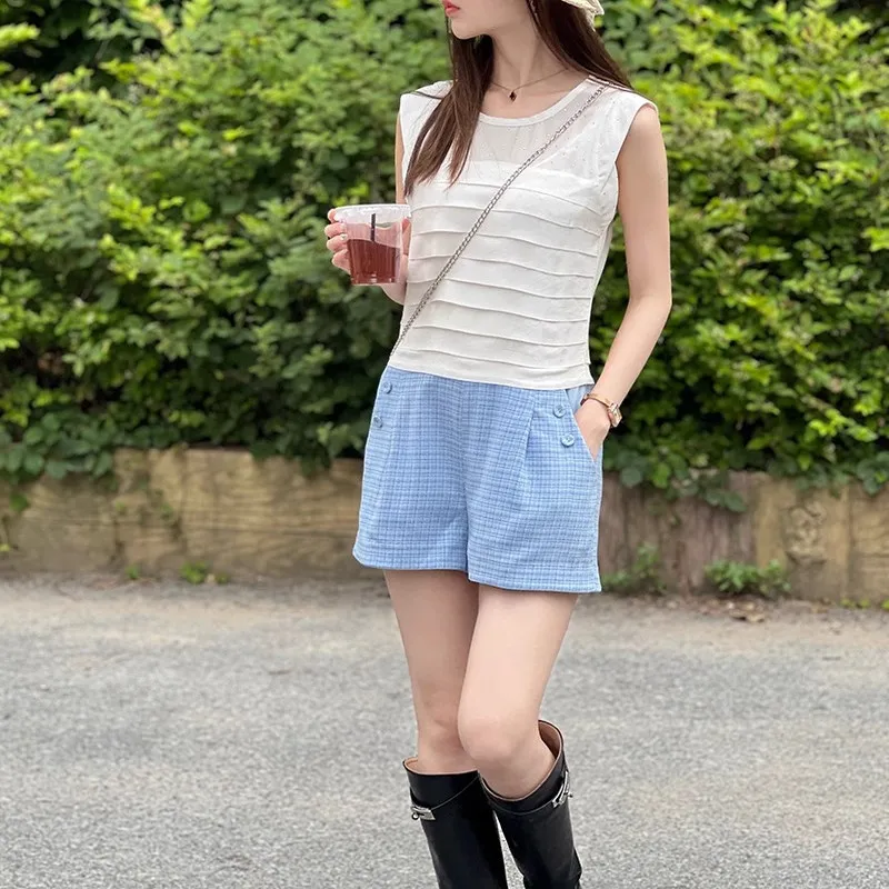 Модный комплект из жилета и шорт с блестящим дизайном, женский, с завышенной талией, прямые штанины, тонкий полиэстер, летний наряд
Модный комплект из жилета и шорт с блестящим дизайном, женский, с завышенной талией, прямые штанины, тонкий полиэстер, летний наряд