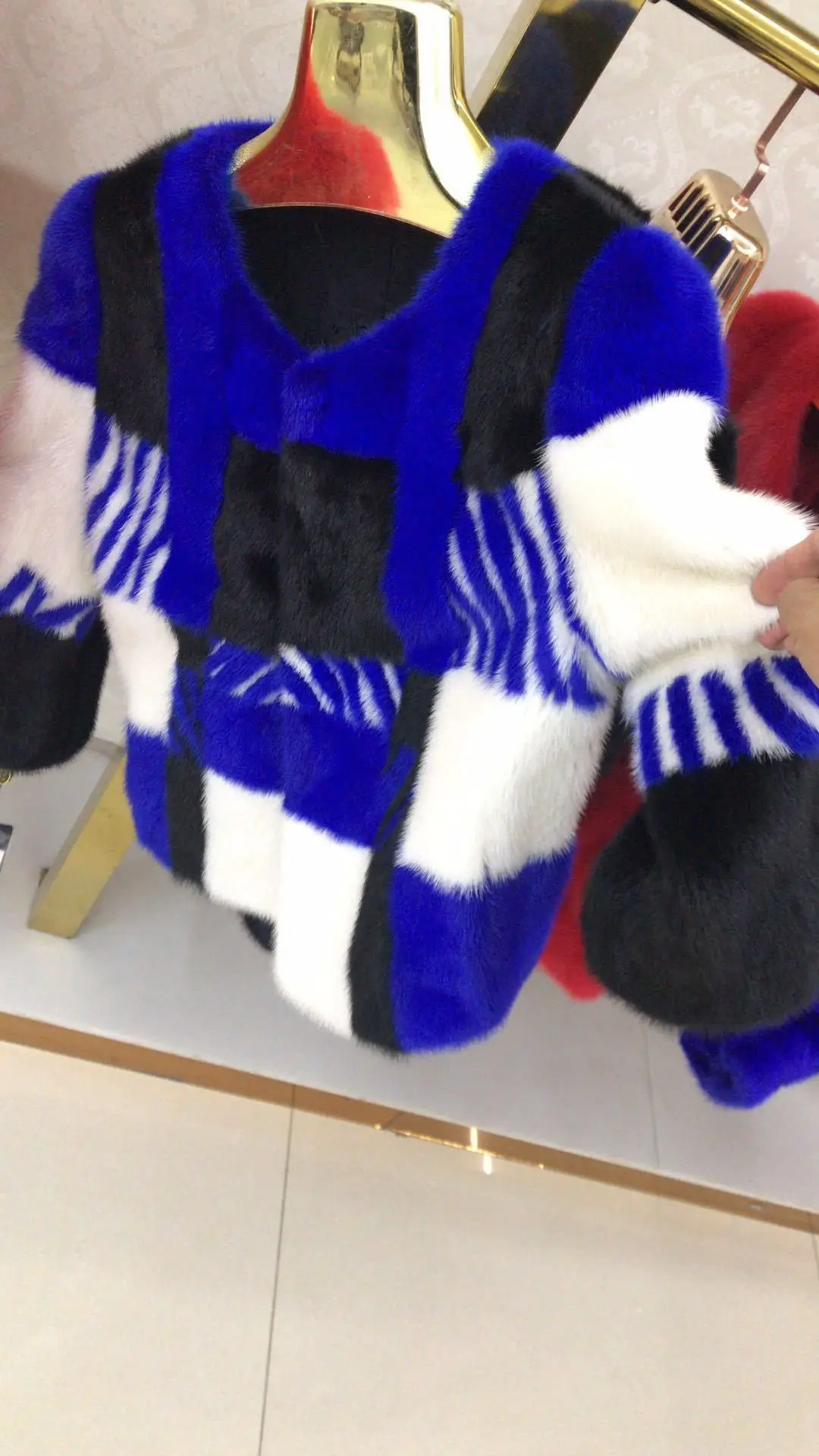 2023 natural real mink fur women's outerwear coats new fashion mink fur outwear
2023 natural real mink fur women's outerwear coats new fashion mink fur outwear