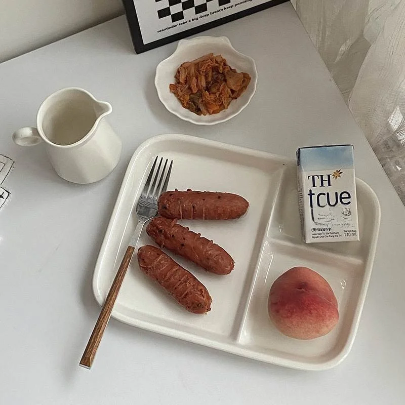 Korean Style White Grid Ceramic Dining Plate Fat Reducing Plate One Person Tableware Kitchen Supplies Dining Table Decoration
Korean Style White Grid Ceramic Dining Plate Fat Reducing Plate One Person Tableware Kitchen Supplies Dining Table Decoration