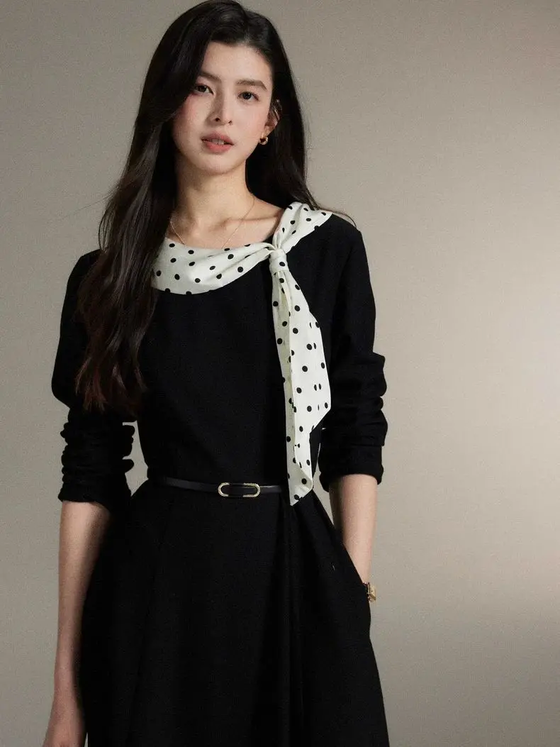 High End Fashion Dress For Women In Autumn And Winter, Elegant Temperament With Polka Dot Ribbon Collar And Black Patchwork Dres
High End Fashion Dress For Women In Autumn And Winter, Elegant Temperament With Polka Dot Ribbon Collar And Black Patchwork Dres