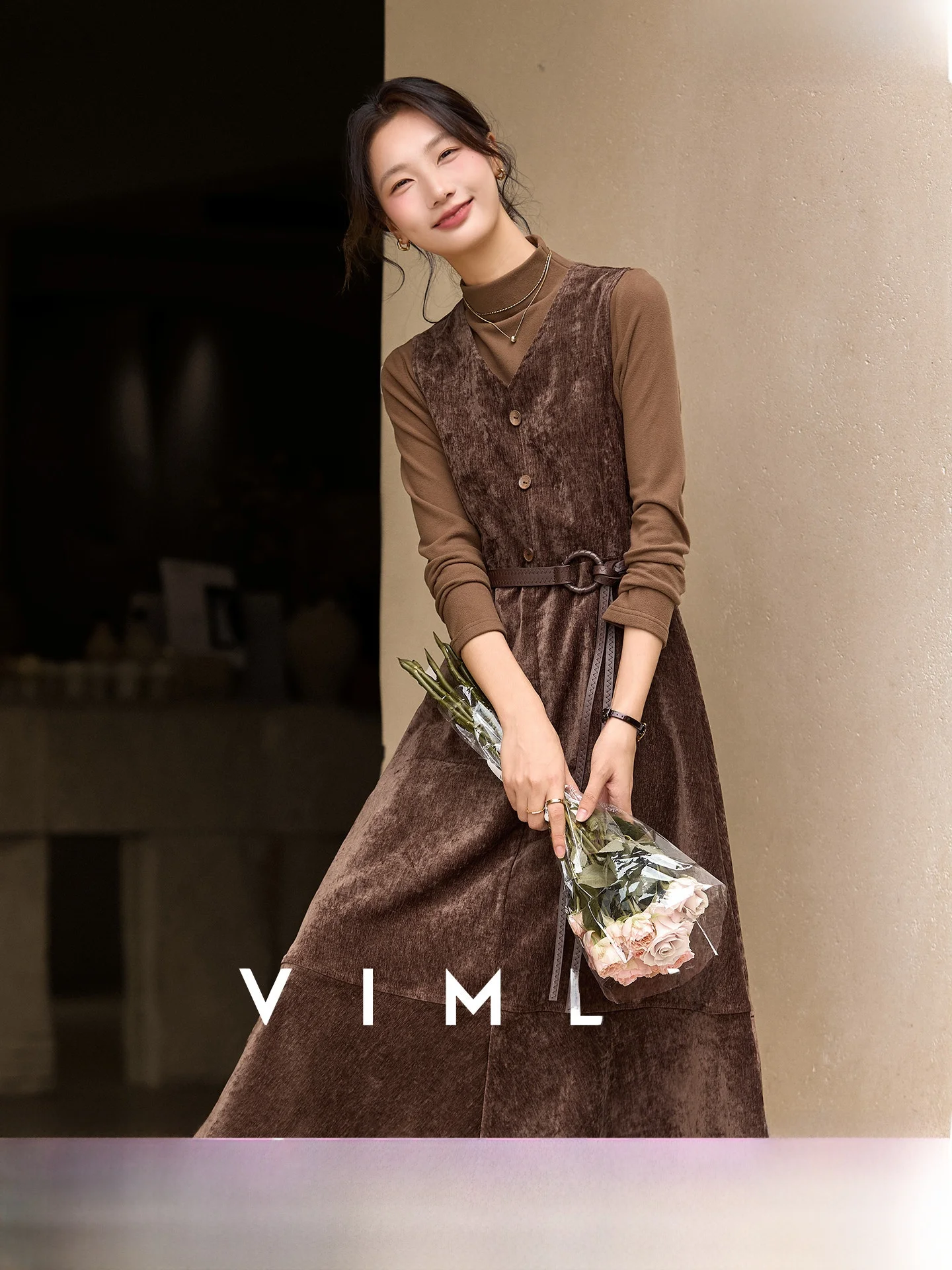 Fashionable Brown Mermaid Style Women's Set High Collar V-Neck Waist-Cinched Vest Long Skirt Two-Piece Suit Winter Casual Wear
Fashionable Brown Mermaid Style Women's Set High Collar V-Neck Waist-Cinched Vest Long Skirt Two-Piece Suit Winter Casual Wear