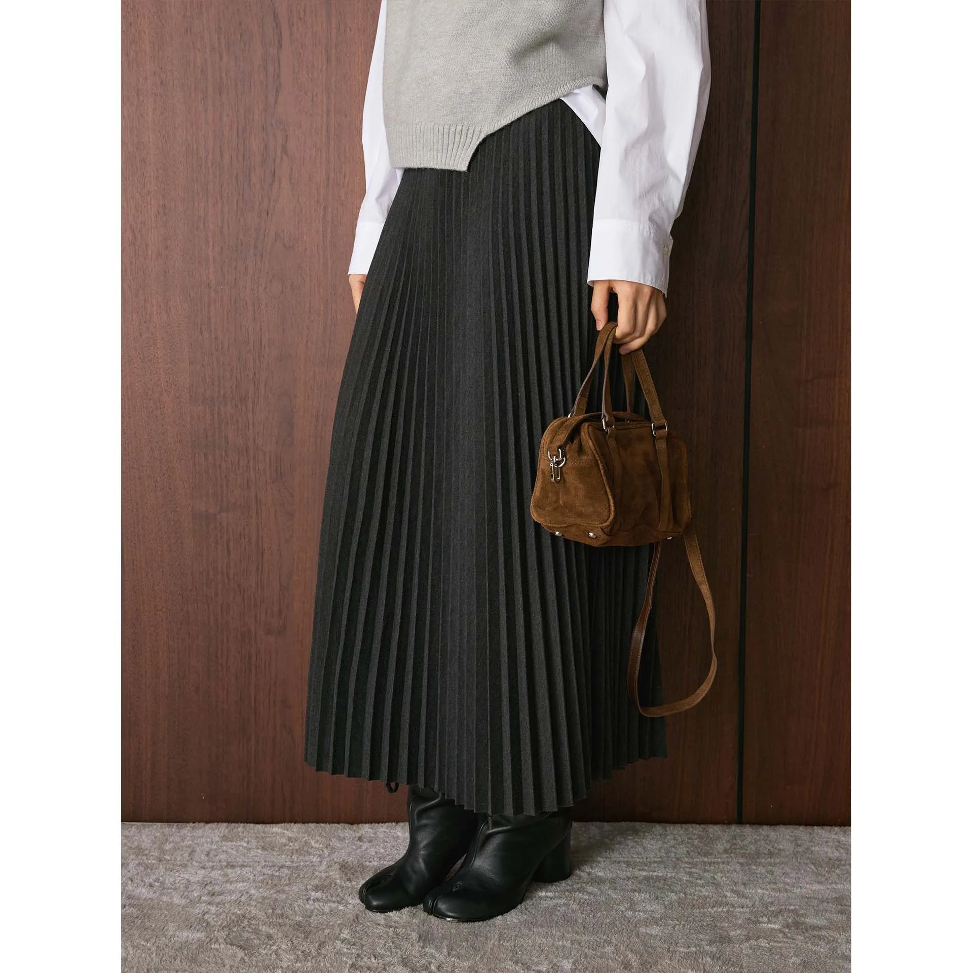 Autumn Winter Vintage Japanese Style Commute Elastic Waist Draped Accordion Pleated Midi Long Skirt for Women
Autumn Winter Vintage Japanese Style Commute Elastic Waist Draped Accordion Pleated Midi Long Skirt for Women