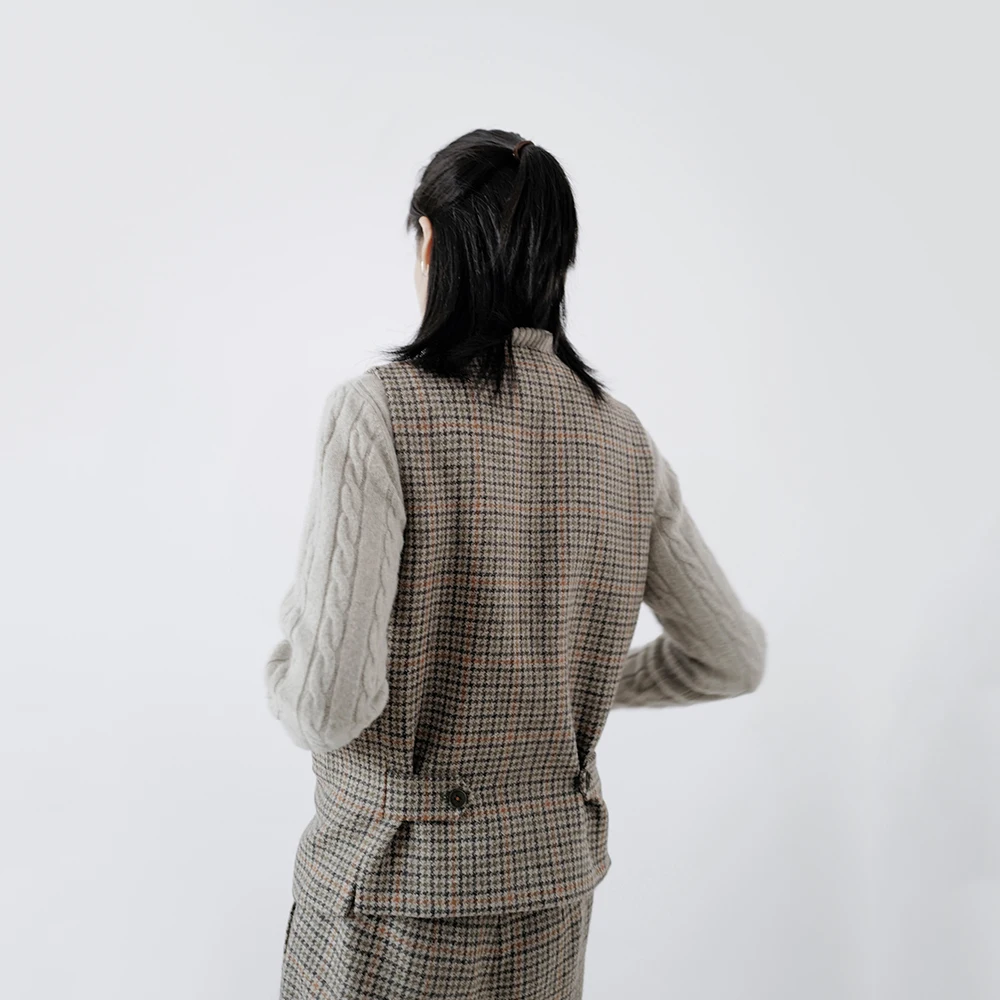 Повседневный шерстяной жилет с воротником-сердечком, на одной пуговице, с крупным цветочным узором, в стиле «эн» и с оранжевым акцентом, GM Branch of Board Walnut Rese...
Повседневный шерстяной жилет с воротником-сердечком, на одной пуговице, с крупным цветочным узором, в стиле «эн» и с оранжевым акцентом, GM Branch of Board Walnut Rese...