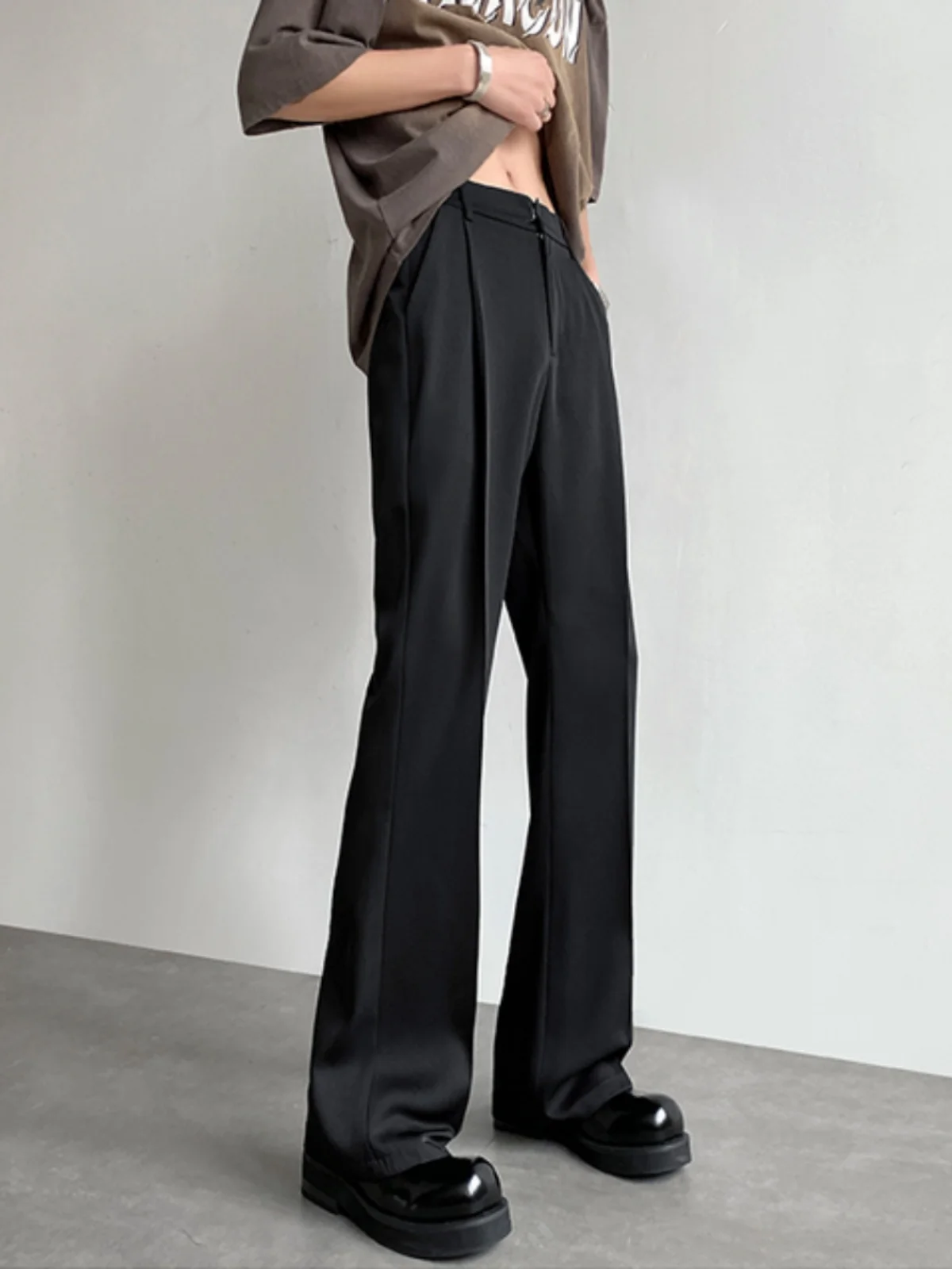 Neapolitan Ice Silk мужские повседневные брюки весна осень драпированные прямые брюки свободные широкие брюки микро расклешенные брюки модные...
Neapolitan Ice Silk мужские повседневные брюки весна осень драпированные прямые брюки свободные широкие брюки микро расклешенные брюки модные...