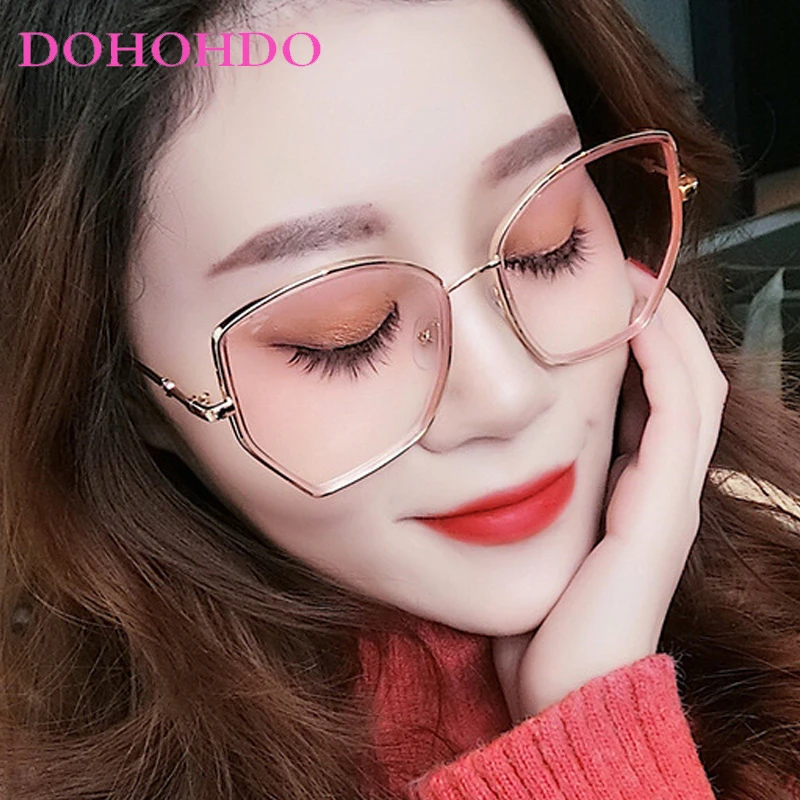 Fashion Trendy Big Frame Metal Butterfly Sunglasses Women Men Luxury Brand Designer Outdoor Summer Traveling Sunglasses UV400
Fashion Trendy Big Frame Metal Butterfly Sunglasses Women Men Luxury Brand Designer Outdoor Summer Traveling Sunglasses UV400
