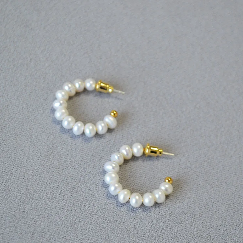 New Year Fashion Freshwater Pearl Beads Circle Hoops Daily Simple, Light Luxury, High-end, C-shaped Temperament Stud Earrings
New Year Fashion Freshwater Pearl Beads Circle Hoops Daily Simple, Light Luxury, High-end, C-shaped Temperament Stud Earrings