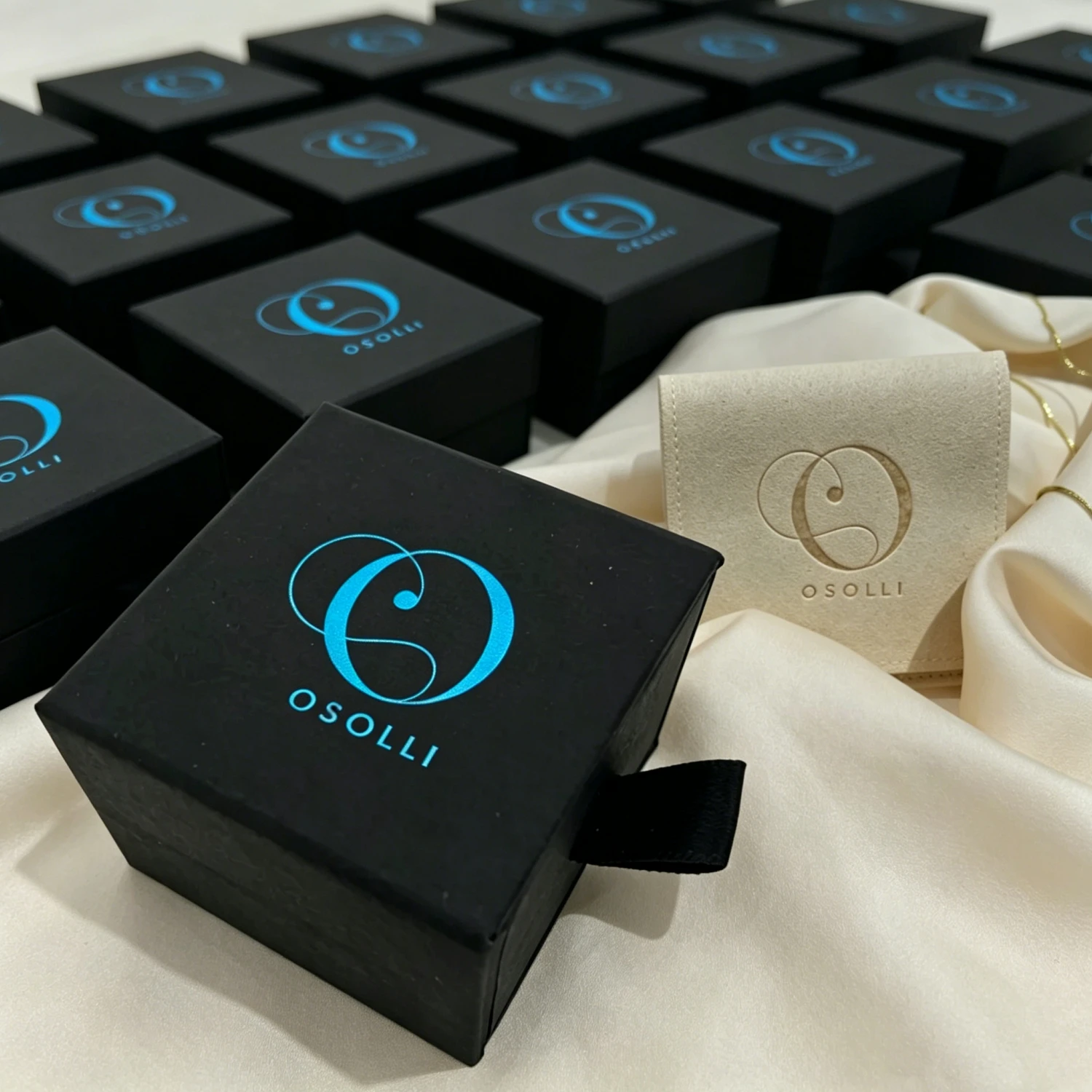 20Pcs Microfiber Jewelry Pouch Cardboard Drawer Gift Box Custom Logo For Wedding Banquet Baby Shower Birthday Party
20Pcs Microfiber Jewelry Pouch Cardboard Drawer Gift Box Custom Logo For Wedding Banquet Baby Shower Birthday Party