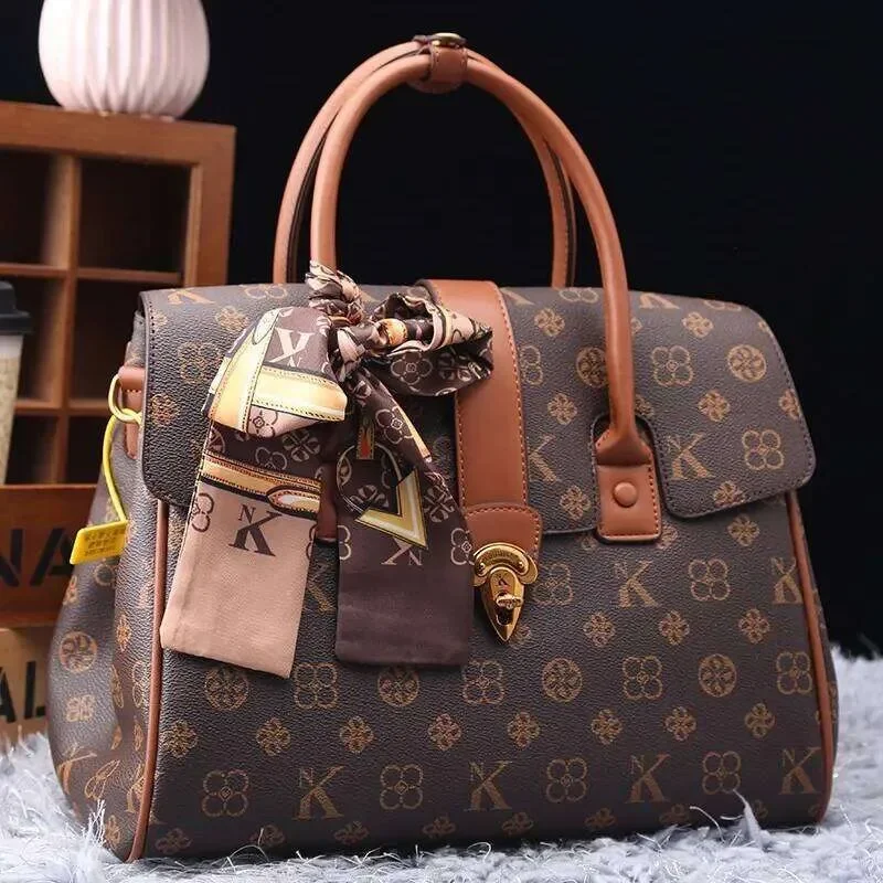 Light luxury brand women's 2025 new fashion versatile high-end handbag large capacity trendy single shoulder crossbody bag
Light luxury brand women's 2025 new fashion versatile high-end handbag large capacity trendy single shoulder crossbody bag