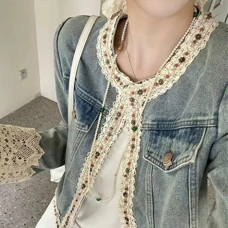 2026 Spring New Fashion Lace Splicing Heavy Industry Beaded Denim Jacket Women's Short Versatile Retro
2026 Spring New Fashion Lace Splicing Heavy Industry Beaded Denim Jacket Women's Short Versatile Retro