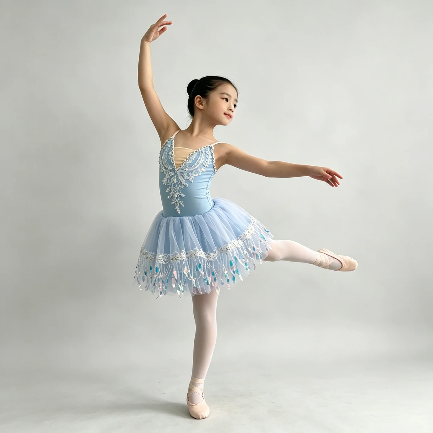 Professional ballet dress performance costume birthday party dance concert costume blue sequined dress
Professional ballet dress performance costume birthday party dance concert costume blue sequined dress