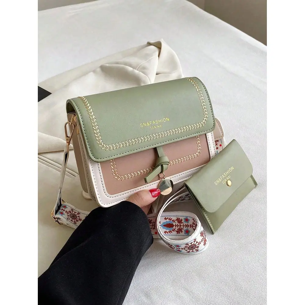 Womens Handbag, Versatile New Crossbody Bag, Casual Colorblock Design, Small Square Bag, Wide Strap, Suitable For Party, Date,
Womens Handbag, Versatile New Crossbody Bag, Casual Colorblock Design, Small Square Bag, Wide Strap, Suitable For Party, Date,