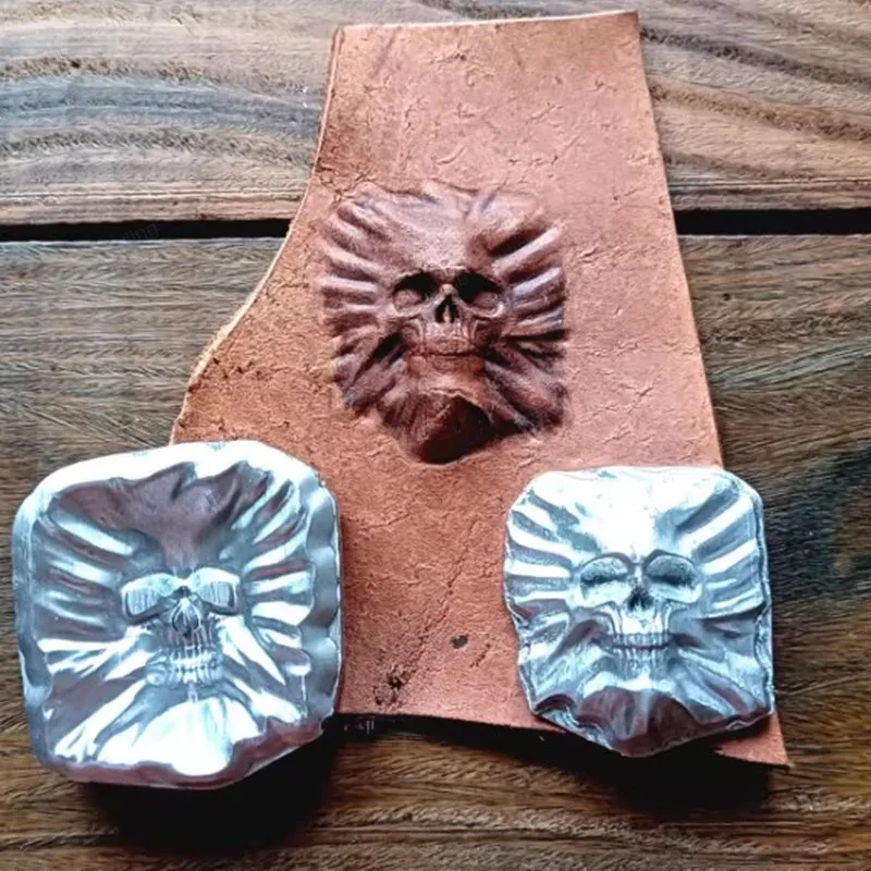 Aluminum Alloy Skull Leather Embossing Stamp - Gradient Front 3D Mold For Veg-Tanned Leather DIY Tool 45x43mm/9mm Depth
Aluminum Alloy Skull Leather Embossing Stamp - Gradient Front 3D Mold For Veg-Tanned Leather DIY Tool 45x43mm/9mm Depth