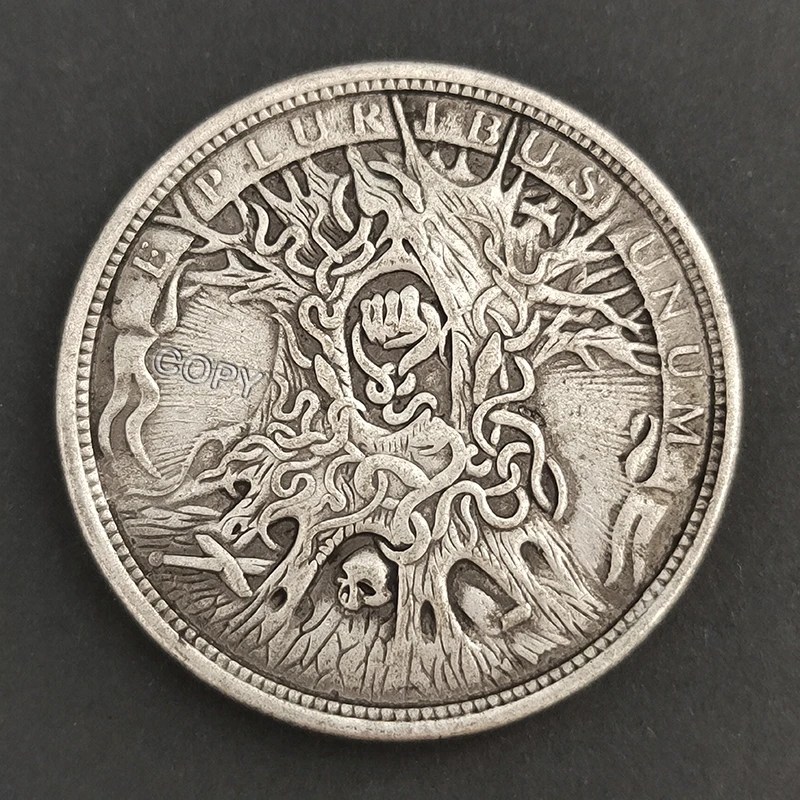 American wanderer skeleton tree hole snake catching Hobo coin, antique commemorative medal, beautiful gift, collectible coin
American wanderer skeleton tree hole snake catching Hobo coin, antique commemorative medal, beautiful gift, collectible coin
