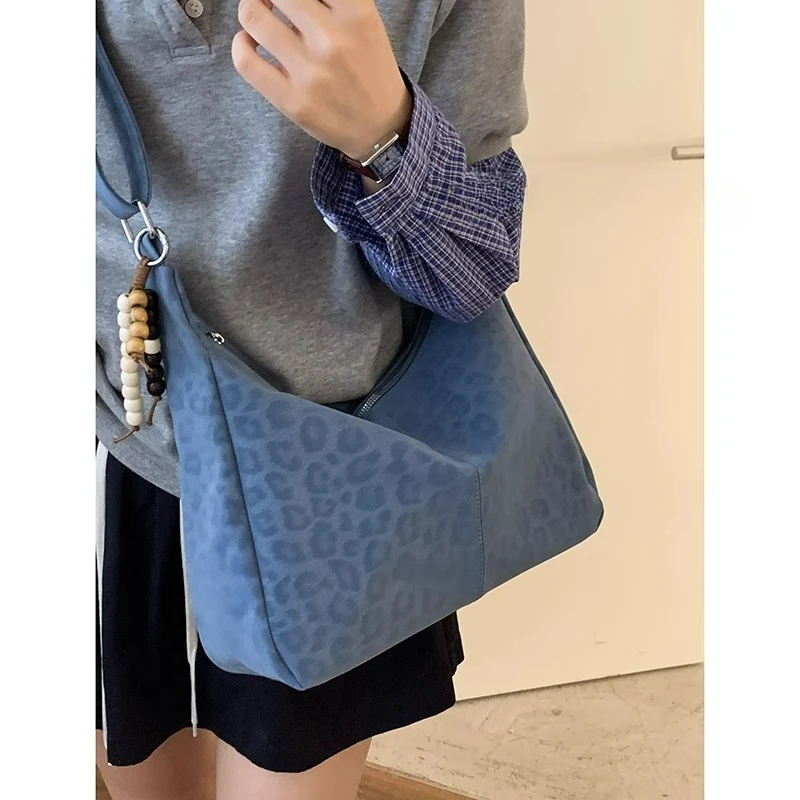 College Style Leopard Print Crossbody Bag, Women's 2025 New Korean Large Capacity Single Shoulder Tote Underarm Bags
College Style Leopard Print Crossbody Bag, Women's 2025 New Korean Large Capacity Single Shoulder Tote Underarm Bags