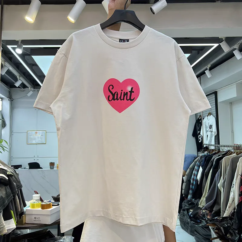 Футболка с логотипом Red Love Saint для мужчин и женщин, белая футболка высокого качества с коротким рукавом, футболки
Футболка с логотипом Red Love Saint для мужчин и женщин, белая футболка высокого качества с коротким рукавом, футболки