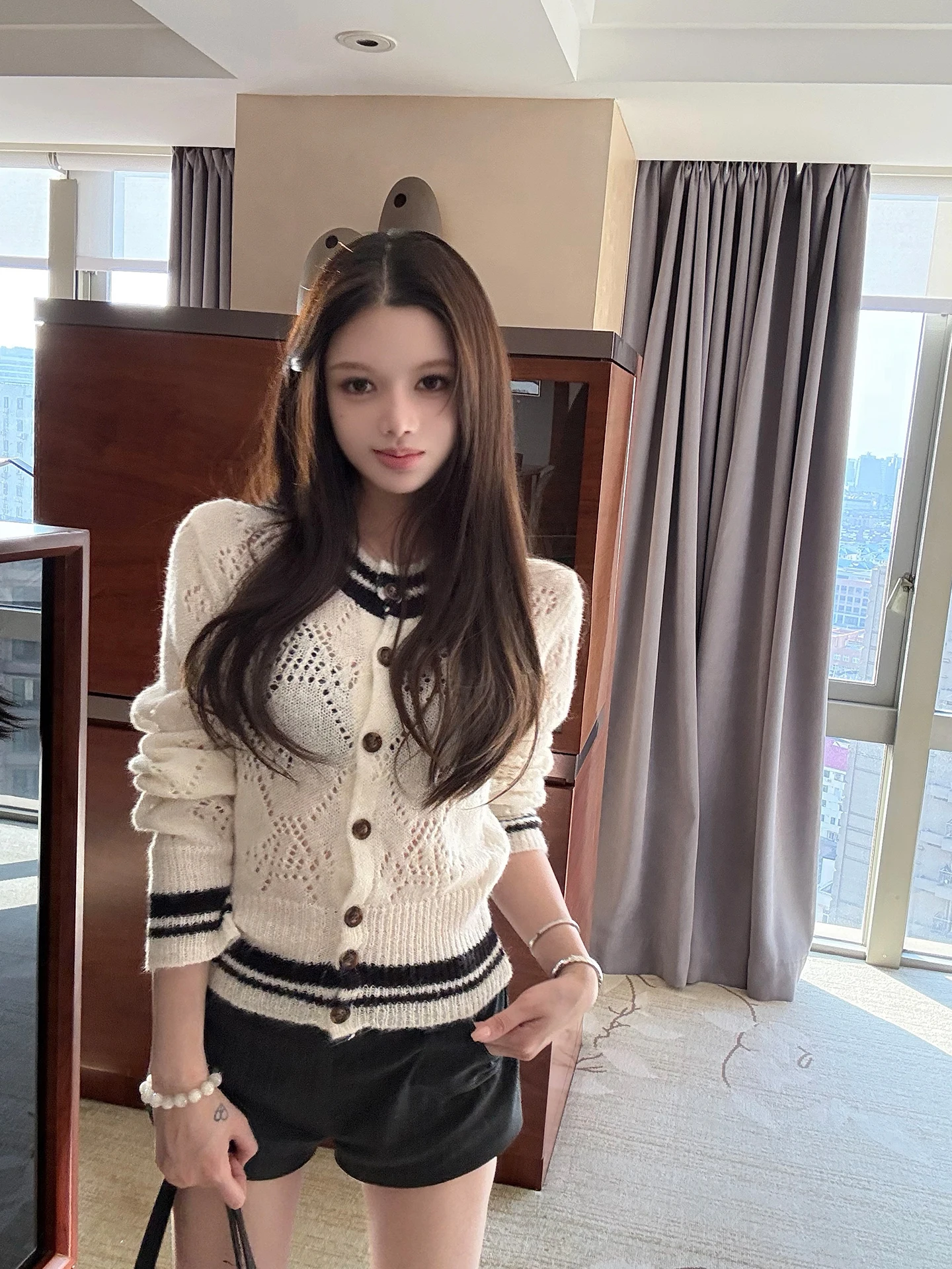 Titi Little Sister Knitted ort Open Cardigan Women's Slim Fit Korean Sle Light Weight Spring Faion plus Size Top
Titi Little Sister Knitted ort Open Cardigan Women's Slim Fit Korean Sle Light Weight Spring Faion plus Size Top