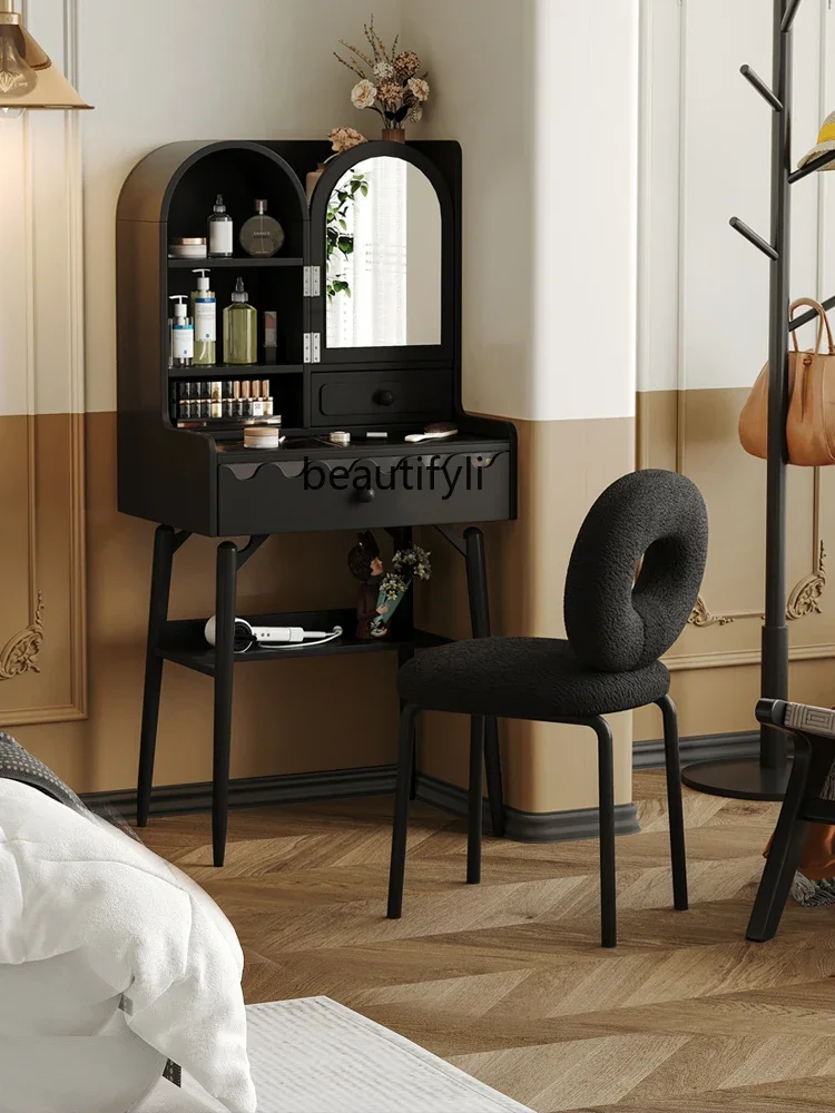 French Retro Dressing Table Small Apartment Bedroom Black Makeup Table Modern American Master Bedroom
French Retro Dressing Table Small Apartment Bedroom Black Makeup Table Modern American Master Bedroom