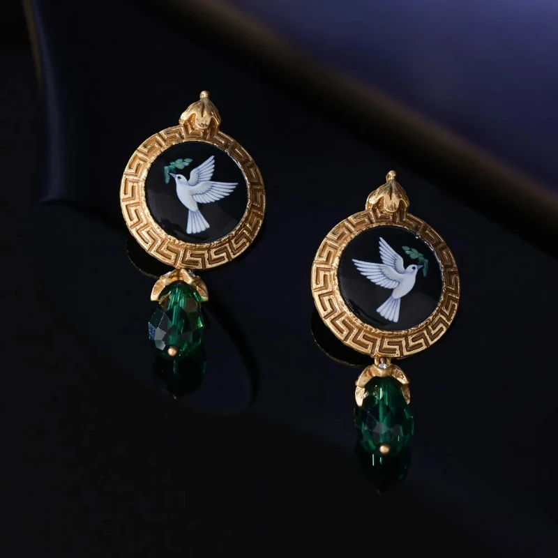 Light Luxury Enamel Artificial Crystal Earrings European American Court Vintage Antique Earrings for Women
Light Luxury Enamel Artificial Crystal Earrings European American Court Vintage Antique Earrings for Women