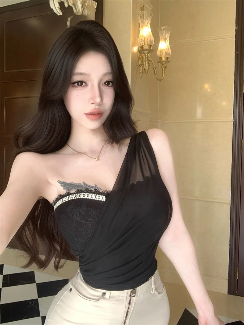 Lace Mesh Patchwork Strap Vest Women's Summer Slim Fit Inner Design Pure Desire Short Shoulder Exposure Top Korean Style Commute
Lace Mesh Patchwork Strap Vest Women's Summer Slim Fit Inner Design Pure Desire Short Shoulder Exposure Top Korean Style Commute