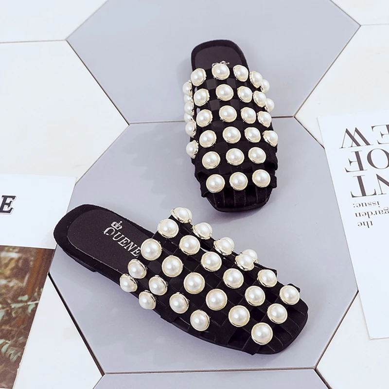 Women Pearl Slippers Flats Mules Shoes Hollow Sandals 2025 Designer Summer Slingback Flip Flops Sport Casual Shoes Mujer Slides
Women Pearl Slippers Flats Mules Shoes Hollow Sandals 2025 Designer Summer Slingback Flip Flops Sport Casual Shoes Mujer Slides