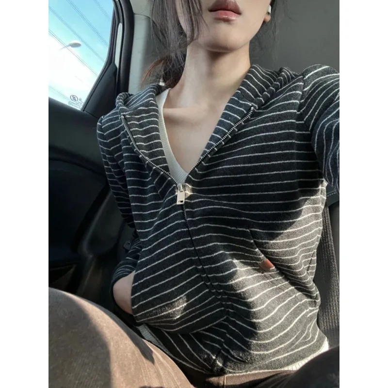 Deeptown Striped Vintage Women Knitted Cardigan Long Sleeve Korean Fashion Hooded Zipper Sweaters Slim Casual Commute Autumn
Deeptown Striped Vintage Women Knitted Cardigan Long Sleeve Korean Fashion Hooded Zipper Sweaters Slim Casual Commute Autumn