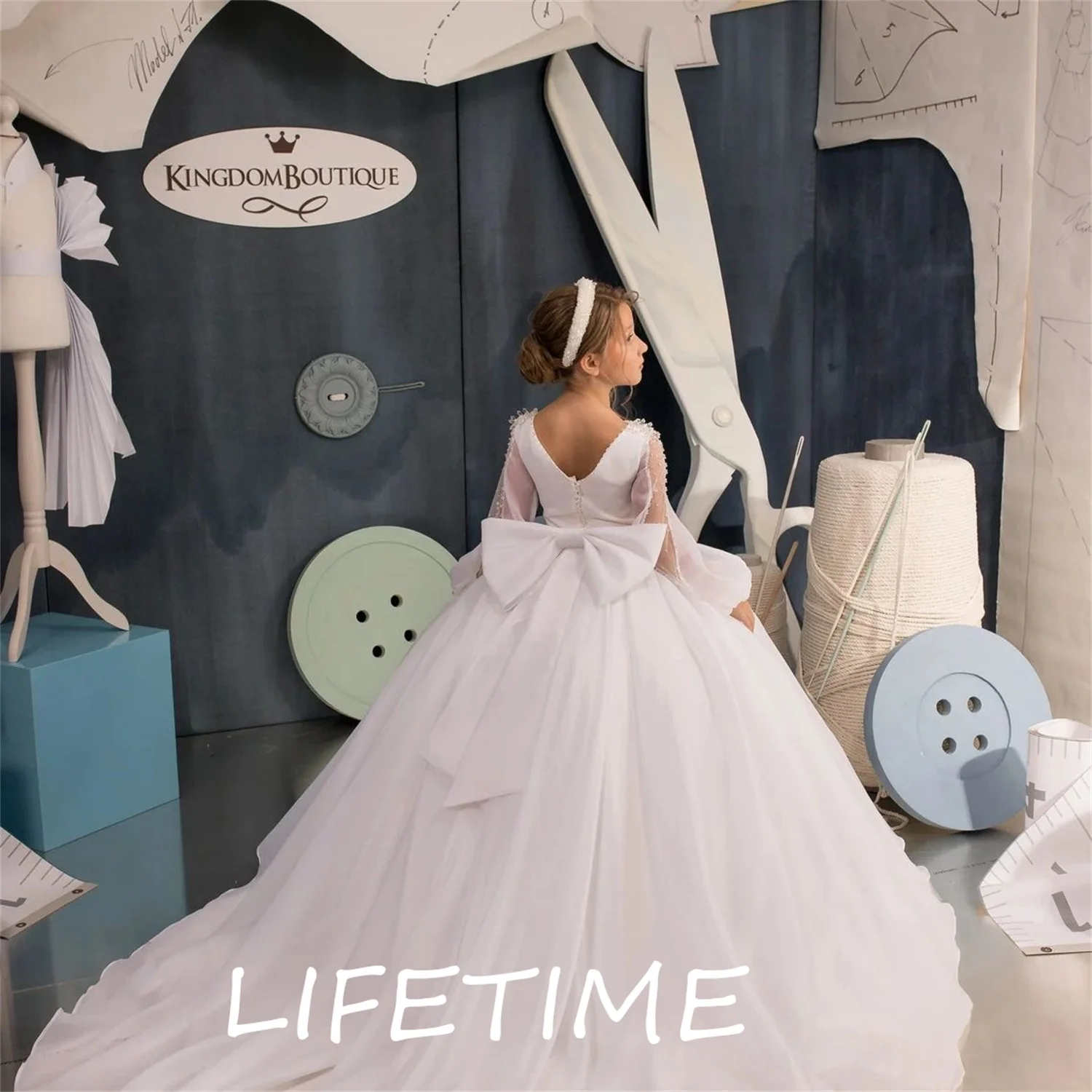 White Ball Gown Flower Girl Dress for Special Occasion Long Sleeves First Communion Bridesmaid Party Wedding
White Ball Gown Flower Girl Dress for Special Occasion Long Sleeves First Communion Bridesmaid Party Wedding