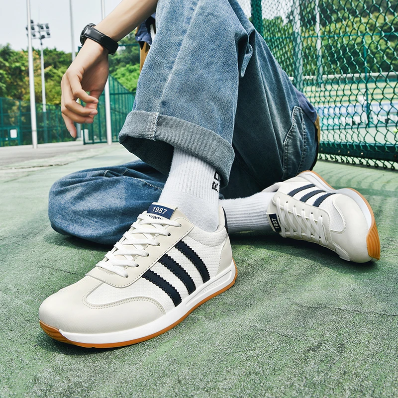 Summer men's shoes with mesh, breathable and wear-resistant, casual men's sports shoes, versatile, anti-slip and soft-soled trav
Summer men's shoes with mesh, breathable and wear-resistant, casual men's sports shoes, versatile, anti-slip and soft-soled trav
