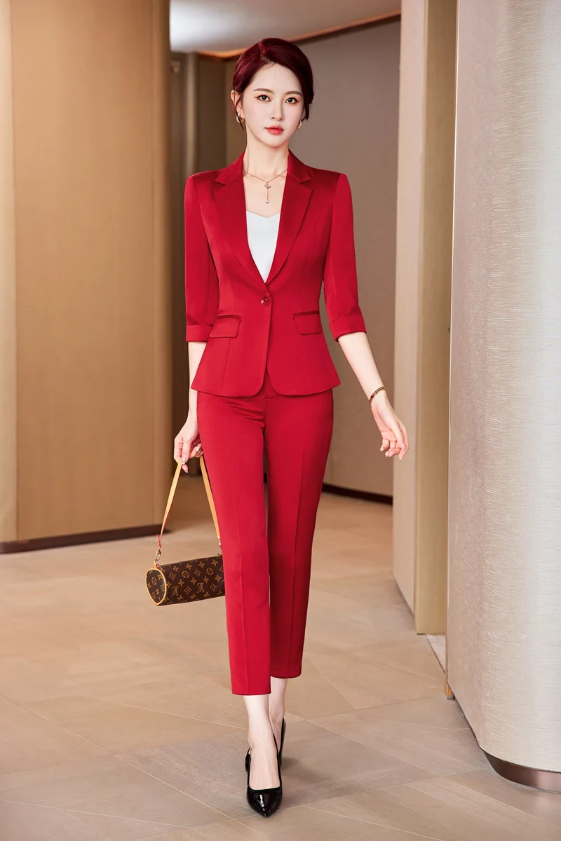 Alyssa High quality mid-sleeved two-piece pants + blazer. Elegant and stylish professional ladies suit, new spring 2025
Alyssa High quality mid-sleeved two-piece pants + blazer. Elegant and stylish professional ladies suit, new spring 2025