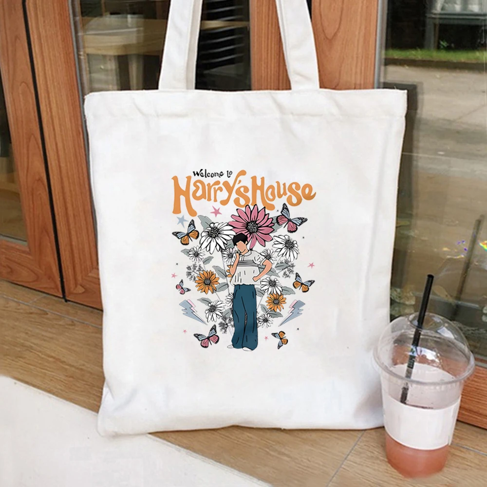 Добро пожаловать в дом Гарри Tote Bag HS Tpwk Love Tour вдохновленная женская сумка для покупок Y2k Vintage 90s женская сумка
Добро пожаловать в дом Гарри Tote Bag HS Tpwk Love Tour вдохновленная женская сумка для покупок Y2k Vintage 90s женская сумка