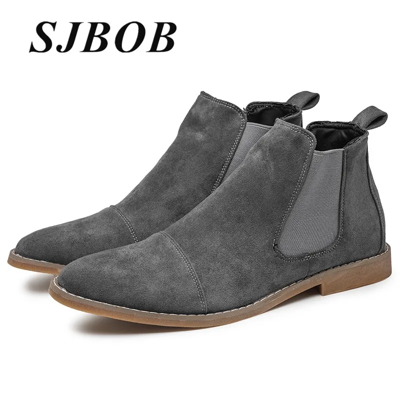Мужские ботильоны в британском стиле, размер 39–46, серые замшевые ботинки «Челси», мужские модельные ботинки на плоской подошве без шнуровки с острым носком, мужские botas de cuero 
Мужские ботильоны в британском стиле, размер 39–46, серые замшевые ботинки «Челси», мужские модельные ботинки на плоской подошве без шнуровки с острым носком, мужские botas de cuero
