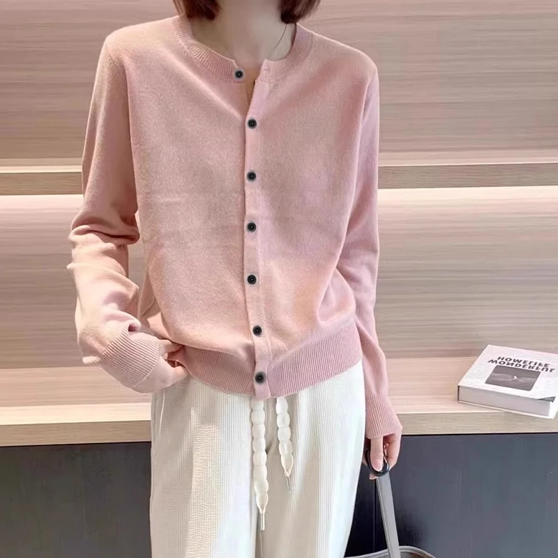 Slimming round Neck Ice Silk Knitted Cardigan Base Shirt Fashionable Autumn Outerwear Long Sleeve Women's Comfortable Breathable
Slimming round Neck Ice Silk Knitted Cardigan Base Shirt Fashionable Autumn Outerwear Long Sleeve Women's Comfortable Breathable