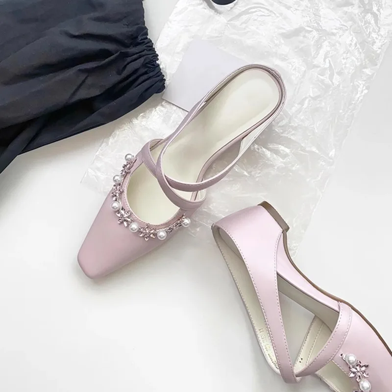 Women's Sandals Temperament Small Square Toe Low Heeled Sandals French Style Pearl Water Diamond Mueller Slippers Cool Slippers
Women's Sandals Temperament Small Square Toe Low Heeled Sandals French Style Pearl Water Diamond Mueller Slippers Cool Slippers