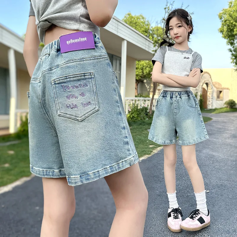 Girls' Denim Shorts Summer 2025 New Fashionable Versatile Hot Pants Embroidered letter Design Shorts for Children's
Girls' Denim Shorts Summer 2025 New Fashionable Versatile Hot Pants Embroidered letter Design Shorts for Children's