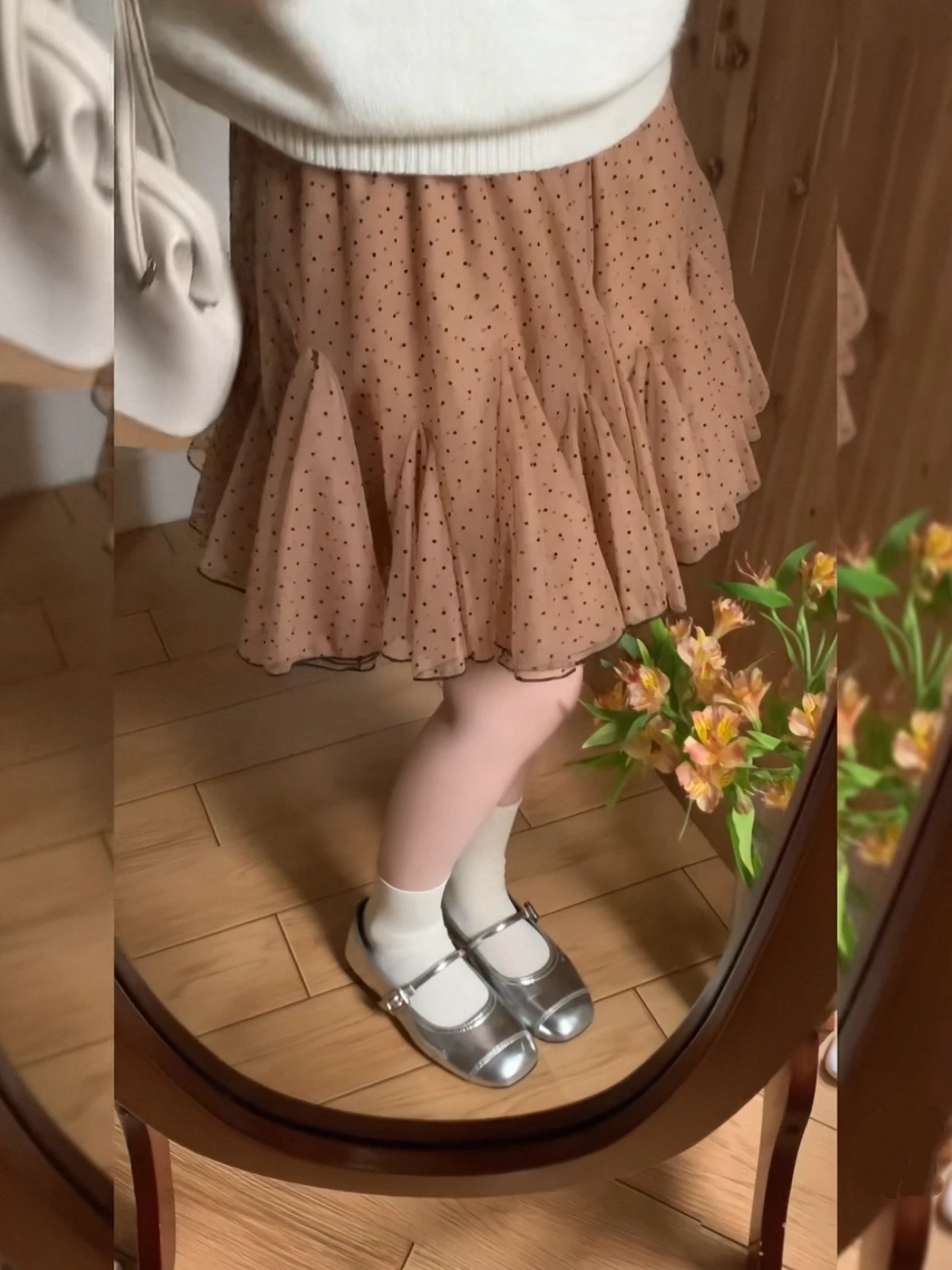 Large Polka Dot Velvet Skirt Korean Style High Waist A-Line Skirt City Commute Casual Date Suitable Maxi Skirt in Beige
Large Polka Dot Velvet Skirt Korean Style High Waist A-Line Skirt City Commute Casual Date Suitable Maxi Skirt in Beige