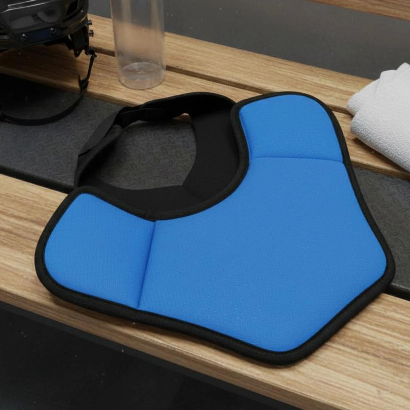 Ice Hockey Neck Guard Flexible Ice Hockey Neck Protector Safeguarding Gear Lightweight Soft Lining
Ice Hockey Neck Guard Flexible Ice Hockey Neck Protector Safeguarding Gear Lightweight Soft Lining