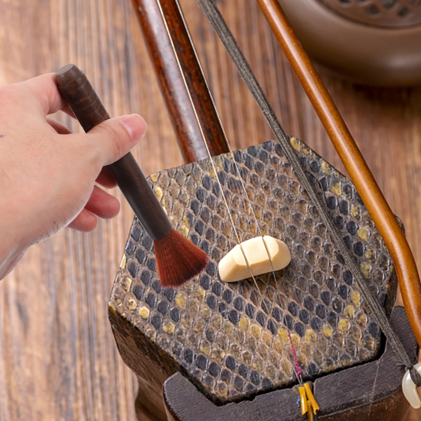 2 Pcs Rosin Brush Solid Wood Ebony Cleaning Care Dust Removal Tools for Erhu Violin Musical Instruments Maintenance Wool Bristle 
2 Pcs Rosin Brush Solid Wood Ebony Cleaning Care Dust Removal Tools for Erhu Violin Musical Instruments Maintenance Wool Bristle