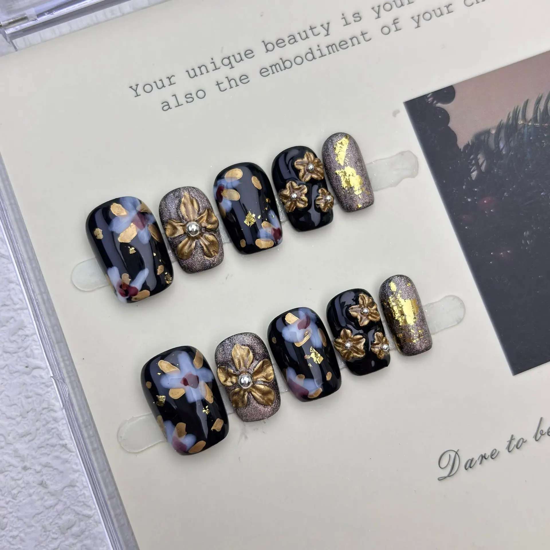 10Pcs Black Gold Wearable Nail Tips 3D Retro Flower Stick on French Ballet Fake Nails Short Spice Girl Acrylic Handmade Nail Set
10Pcs Black Gold Wearable Nail Tips 3D Retro Flower Stick on French Ballet Fake Nails Short Spice Girl Acrylic Handmade Nail Set