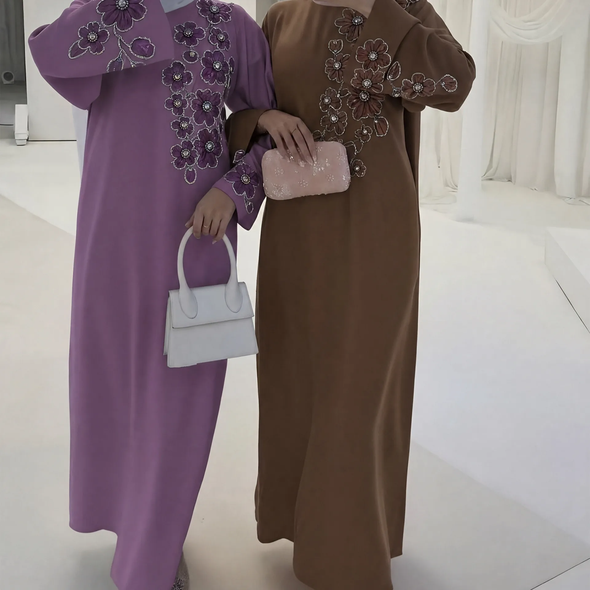 Eid Beaded Embroidery Abaya Dress Turkey Kaftan Women Muslim Party Dresses Dubai Caftan Kebaya Jalabiya Femme Musulmane Vestidos
Eid Beaded Embroidery Abaya Dress Turkey Kaftan Women Muslim Party Dresses Dubai Caftan Kebaya Jalabiya Femme Musulmane Vestidos