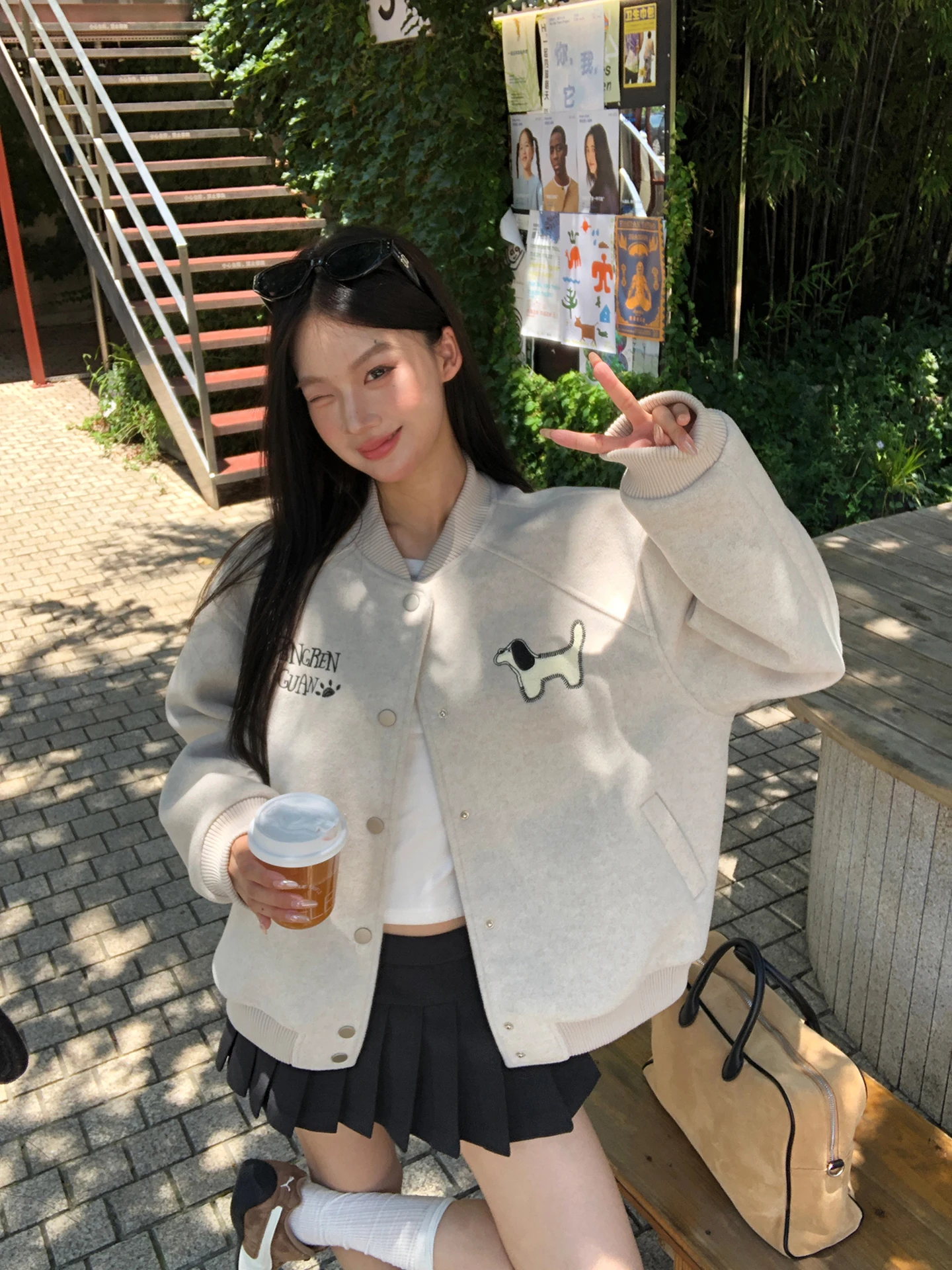 Ay Повседневная бейсбольная куртка для женщин, новая осенняя коллекция 2022, корейская модная красная смесь полиэстера Celebri Club
Ay Повседневная бейсбольная куртка для женщин, новая осенняя коллекция 2022, корейская модная красная смесь полиэстера Celebri Club