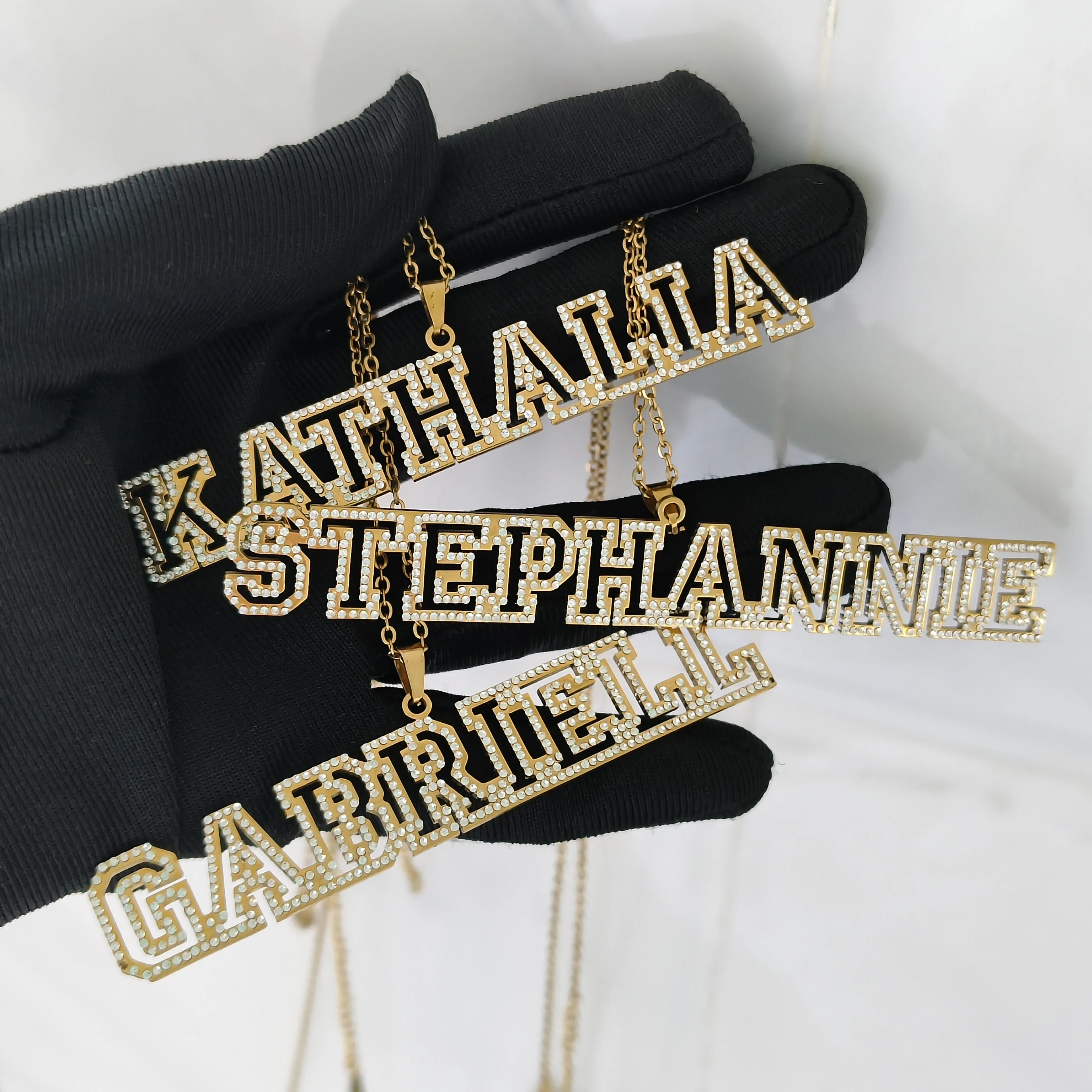 DHQH 2025 New Wholesale Customized Name Diamond Chain Personalized Letter Necklace Personalized Pendant Valentine's Day Gift
DHQH 2025 New Wholesale Customized Name Diamond Chain Personalized Letter Necklace Personalized Pendant Valentine's Day Gift