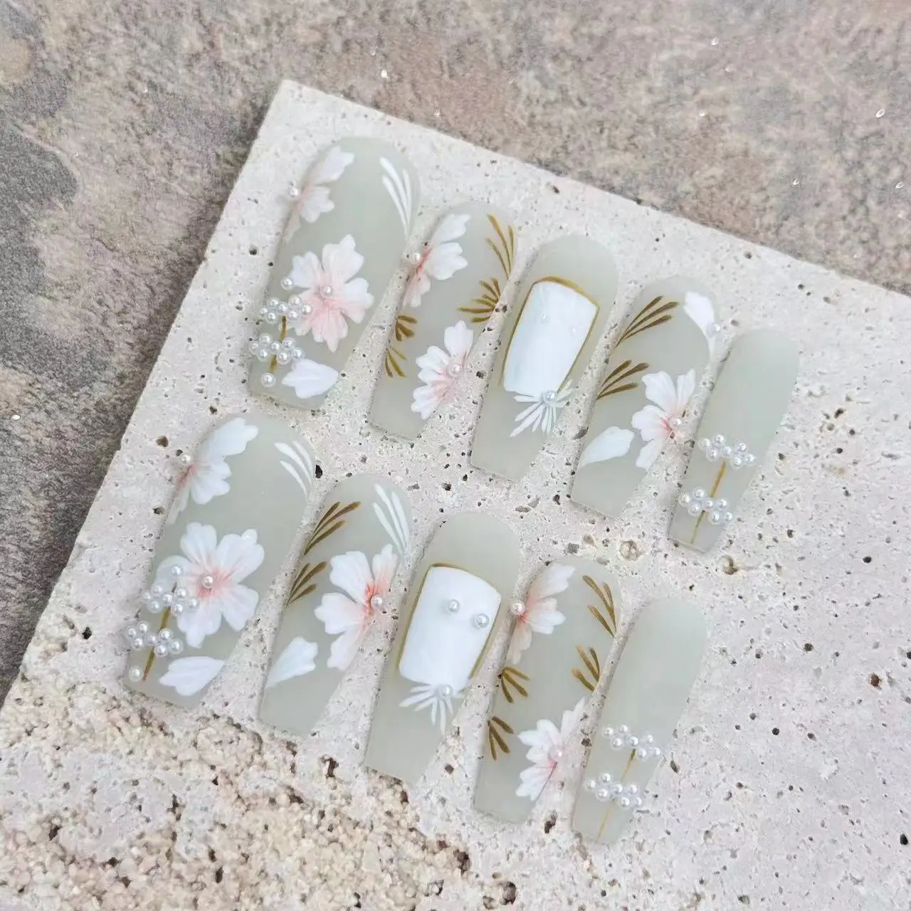 10 PCS Luxury Handmade Press on Nails Super Long Coffin Hand-painted Daisy Design with 3-PIECE Tool Adhesive Nail Glue Tabs
10 PCS Luxury Handmade Press on Nails Super Long Coffin Hand-painted Daisy Design with 3-PIECE Tool Adhesive Nail Glue Tabs