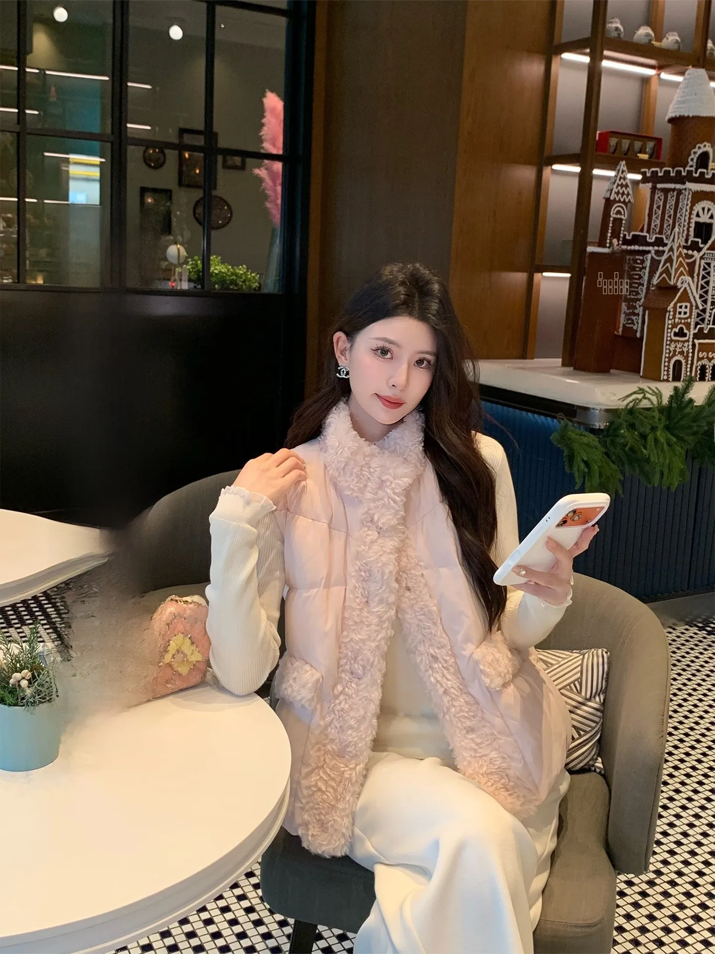 Женский утепленный розовый пуховый жилет Kun Total свободного кроя из укороченной нейлоновой ткани с наполнителем из пуха, однотонный
Женский утепленный розовый пуховый жилет Kun Total свободного кроя из укороченной нейлоновой ткани с наполнителем из пуха, однотонный