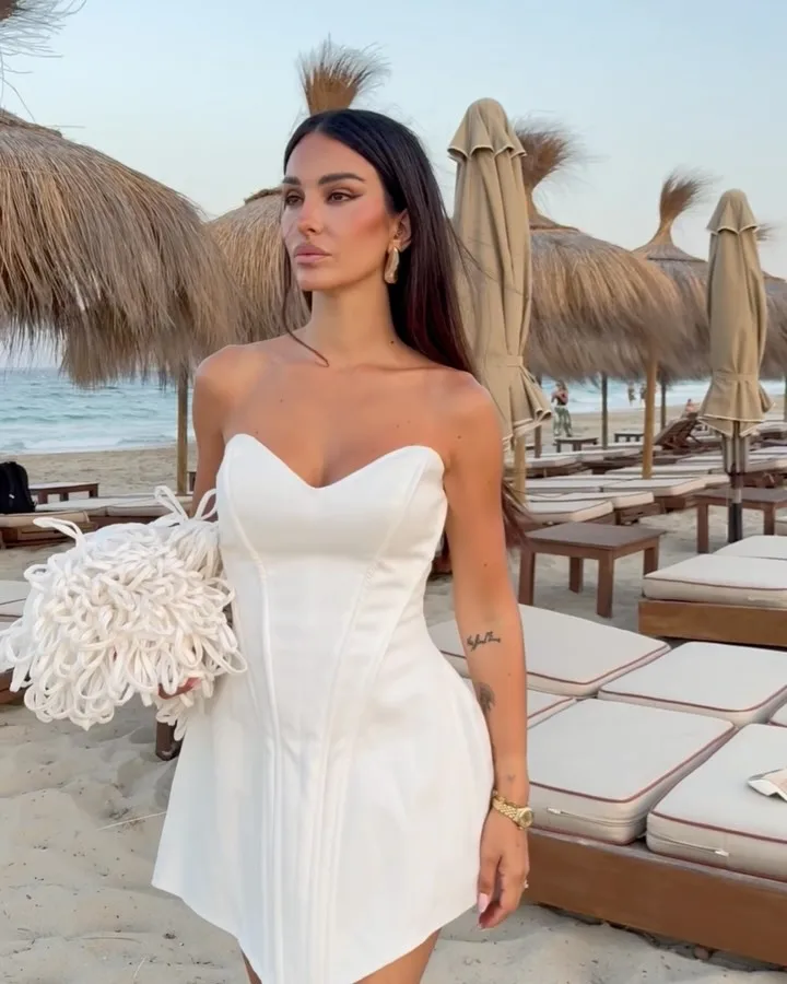 Women Strapless Backless Dress Fashion Off-shoulder Corset Bustier Party Club Dresses Chic Lady Waist Cinching Evening Gown
Women Strapless Backless Dress Fashion Off-shoulder Corset Bustier Party Club Dresses Chic Lady Waist Cinching Evening Gown