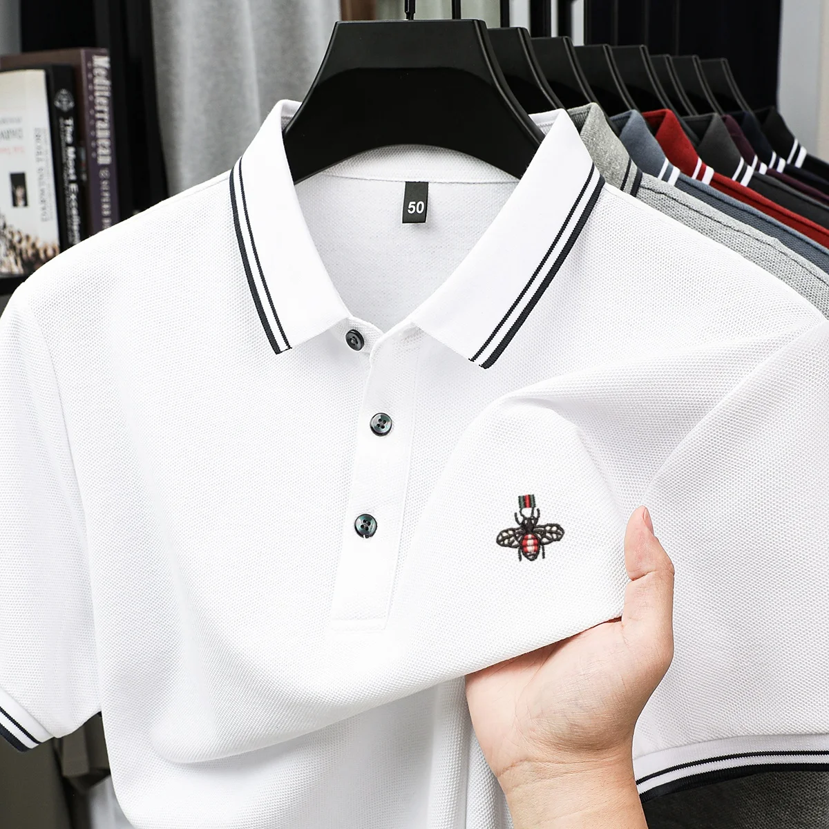 100% хлопчатобумажная Короткие рукава рубашка Polo мужская новая модная марка Тенденции пчела вышивка воздухопроницаемость бизнес досуг новая футболка
100% хлопчатобумажная Короткие рукава рубашка Polo мужская новая модная марка Тенденции пчела вышивка воздухопроницаемость бизнес досуг новая футболка