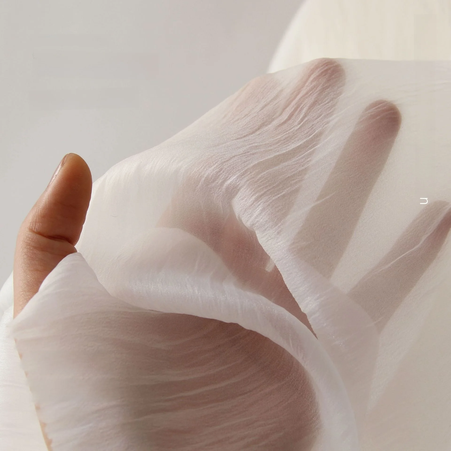Textile Fabric Micro Sand Glitter Light Wrinkle Thin Texture Chiffon Fabric W82 Lightweight Drapy Fabric for Clothing
Textile Fabric Micro Sand Glitter Light Wrinkle Thin Texture Chiffon Fabric W82 Lightweight Drapy Fabric for Clothing