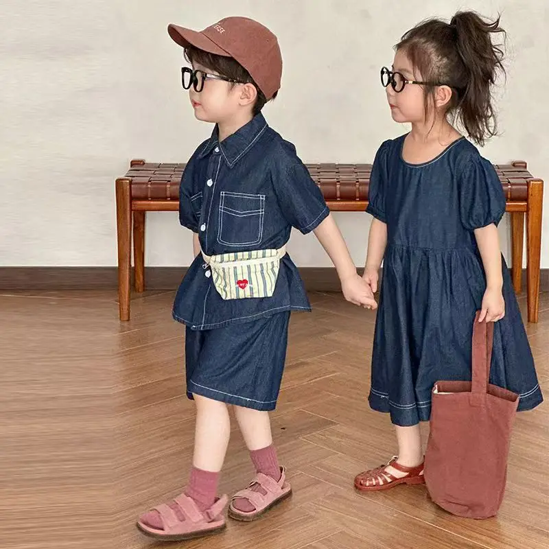 Brother Sisters Family Denim Outfits for Summer Boys Short Sleeve Shirts+Short Jeans Girl Puff Sleeve Dress Child Clothes
Brother Sisters Family Denim Outfits for Summer Boys Short Sleeve Shirts+Short Jeans Girl Puff Sleeve Dress Child Clothes