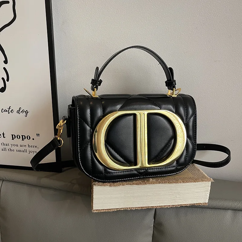 2026 New Saddle Bag Textured Leather Luxury Chic Versatile Multiway Convertible Shoulder Crossbody Everyday Purse Gift for Women
2026 New Saddle Bag Textured Leather Luxury Chic Versatile Multiway Convertible Shoulder Crossbody Everyday Purse Gift for Women