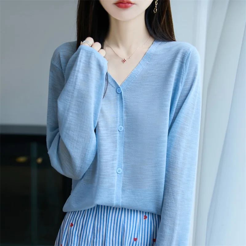 2025New Summer Long Sleeve Cardigan V-Neck Lightweight Cardigan Micro transparentt Women's High Grade Light Sexy luxury styleTop
2025New Summer Long Sleeve Cardigan V-Neck Lightweight Cardigan Micro transparentt Women's High Grade Light Sexy luxury styleTop